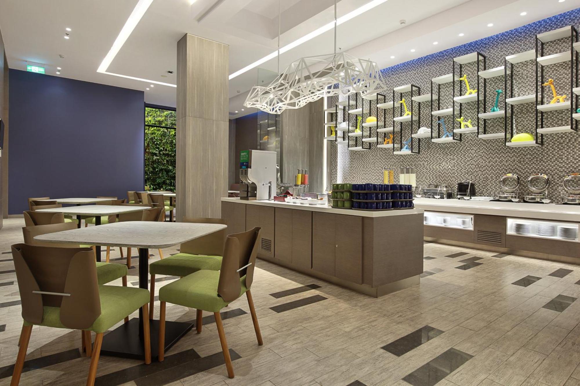 Holiday Inn Express Jakarta Wahid Hasyim By Ihg Exterior foto