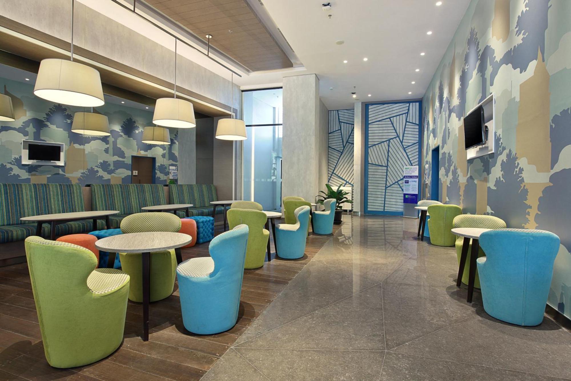 Holiday Inn Express Jakarta Wahid Hasyim By Ihg Exterior foto